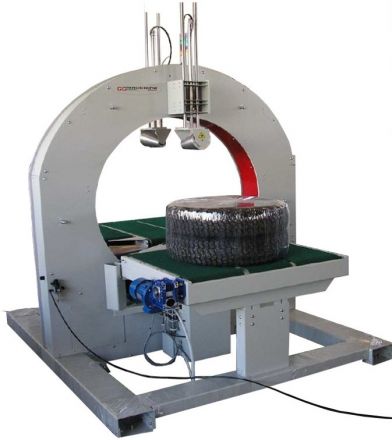 Horizontální ovinovací stroj ARO 900A - balení pneumatik